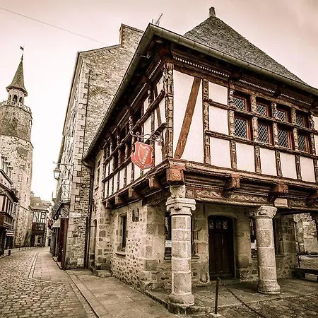 Appartement De La Tour De L'Horloge De Dinan Esterno foto